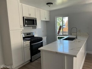 Building Photo - 2811 S Fairview St