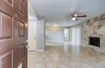 Building Photo - 10555 Turtlewood Ct