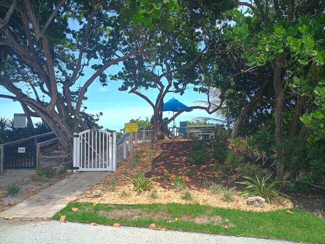 Foto del edificio - 5520 N Ocean Blvd
