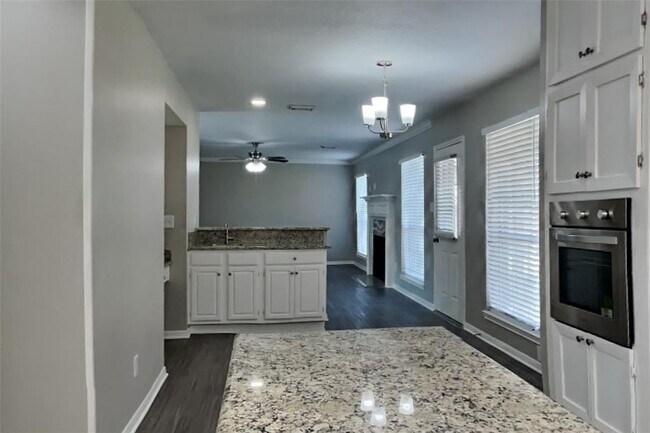 Building Photo - 16910 Canyon Laurel Ct
