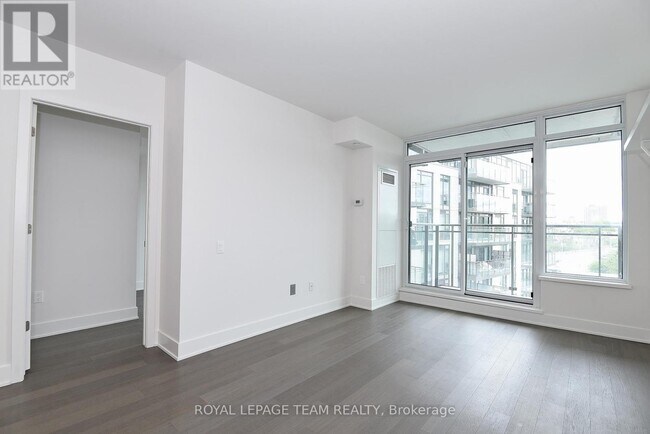 Photo du bâtiment - 411-411 MacKay St