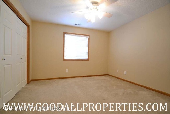 Building Photo - 10121 Sutton Dr