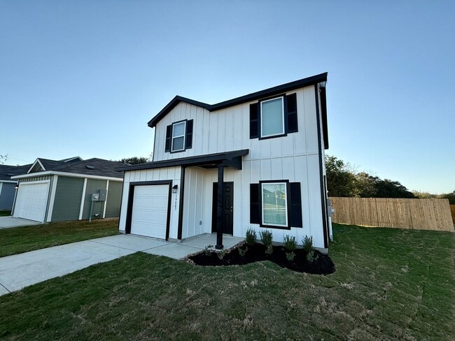 Building Photo - BRAND NEW 3 Bedroom, 2.5 Bathroom, Two-sto...