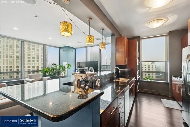 Building Photo - 600 N Lake Shore Dr