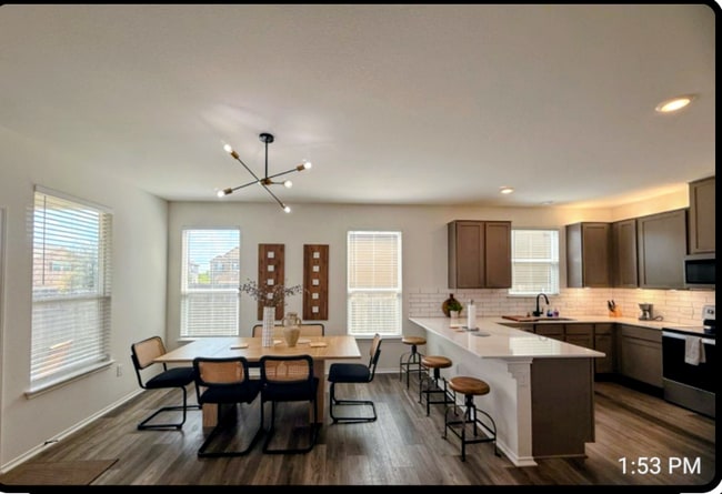 Building Photo - 6213 Albany Sleigh Dr