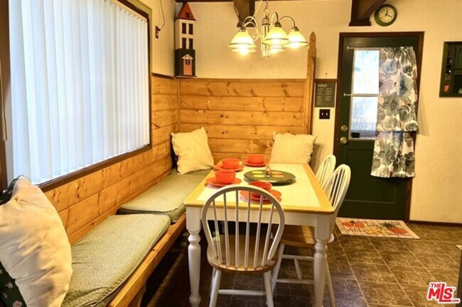 Foto del edificio - 42534 La Placida Ave