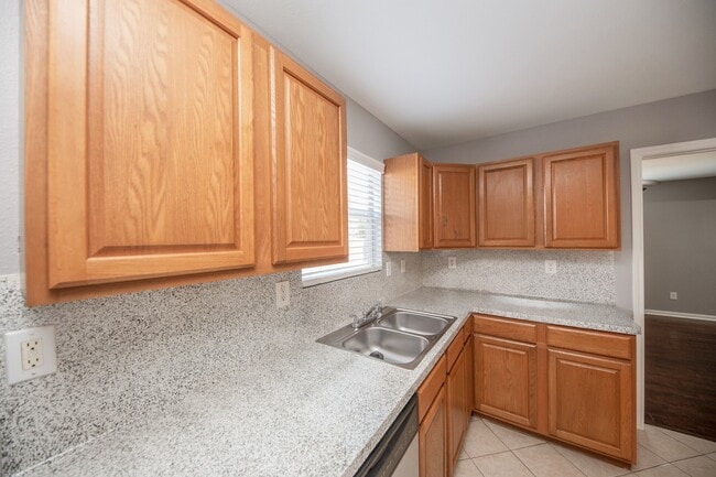 Building Photo - 1631 Dove Run