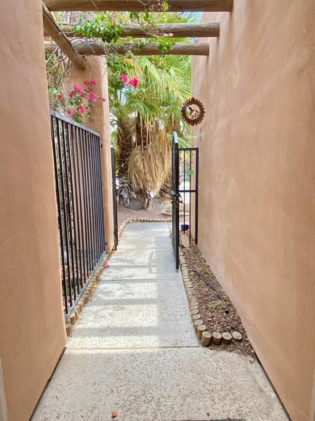 Building Photo - 28851 Avenida Diosa