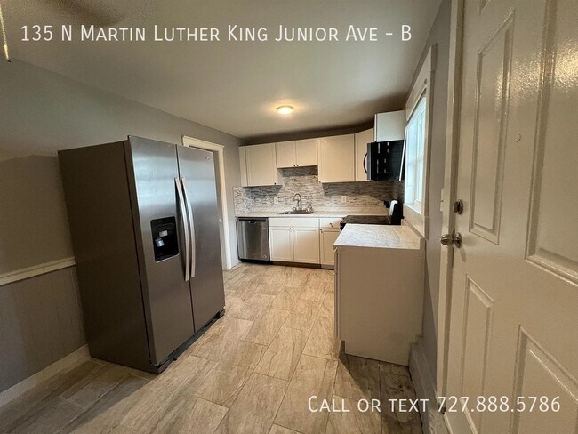 Foto del edificio - 135 N Martin Luther King Jr Ave