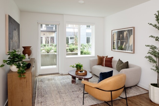 Building Photo - Alta Norra