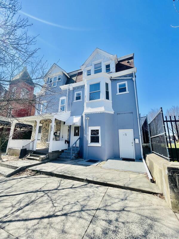 Primary Photo - 628 N 6th St
