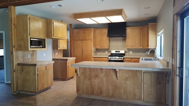 Foto del edificio - 2625-2624 4 Paws Way