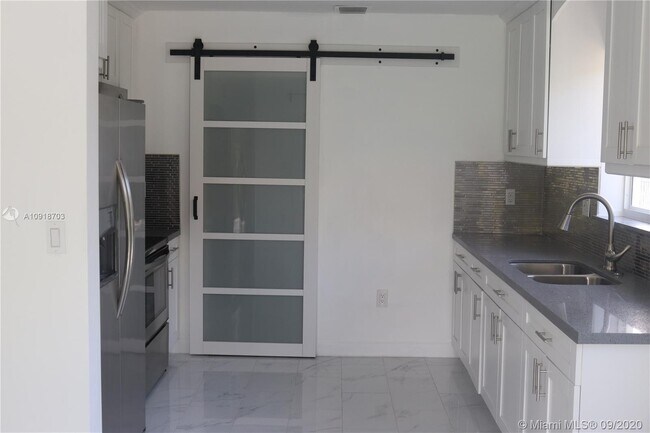 Building Photo - 5700 SW 55th St