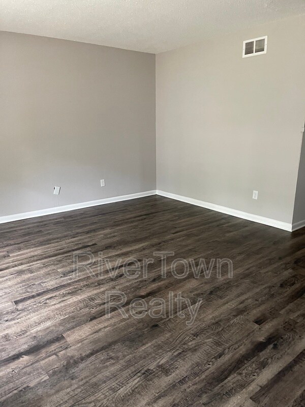Building Photo - 2066 Vollintine Ave