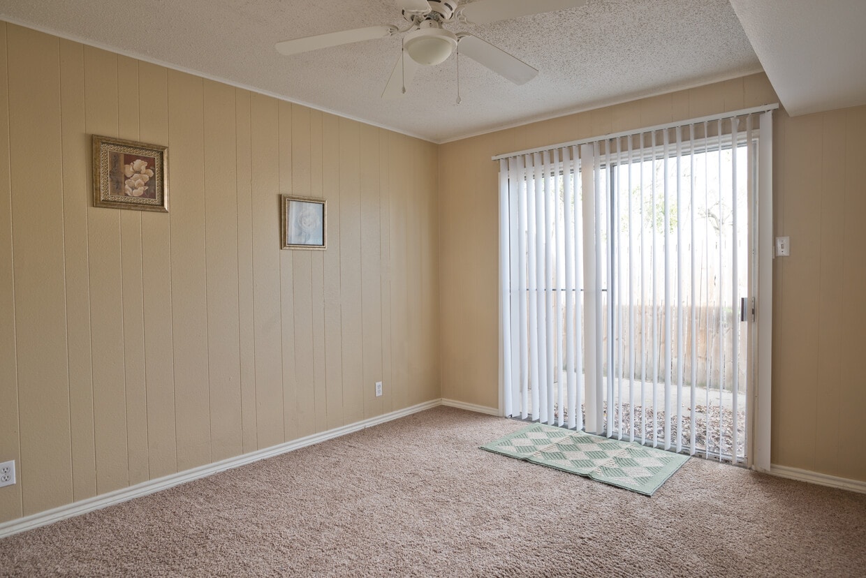 Primary Photo - 1303 E Colorado St