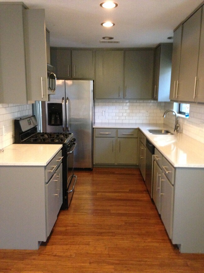 Foto del edificio - 504 Clover Ct