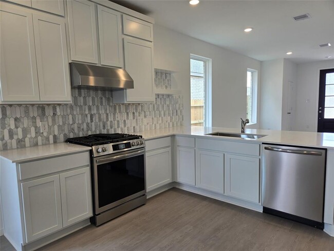 Building Photo - 6758 Sunset Velvet Dr