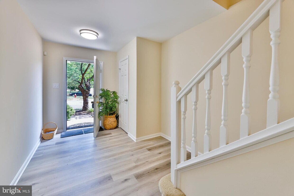 Foto principal - 548 Breckinridge Square SE