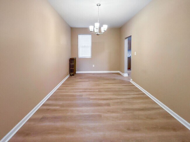 Foto del edificio - Beautifully Charming 3 Bedroom Home Available Now in Baltimore