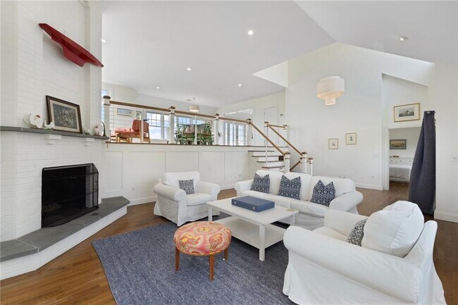Foto del edificio - 21 OCEAN HEIGHTS Rd
