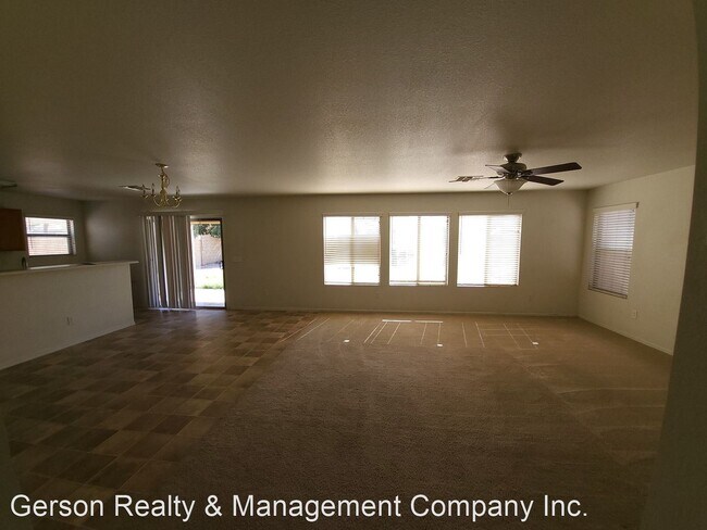 Foto del edificio - 3 br, 2.5 bath House - 19705 E. Emperor Blvd
