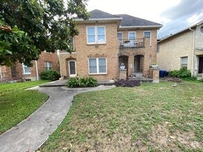 Building Photo - 245 E Lullwood Ave