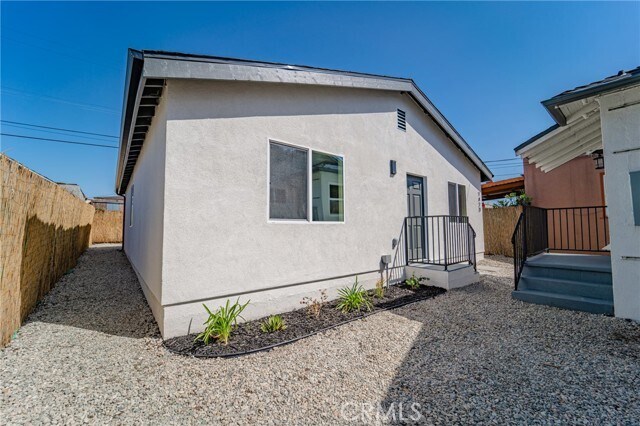 Building Photo - 7420 S Hobart Blvd