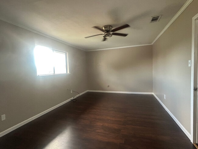 Building Photo - 4418 Acushnet Dr