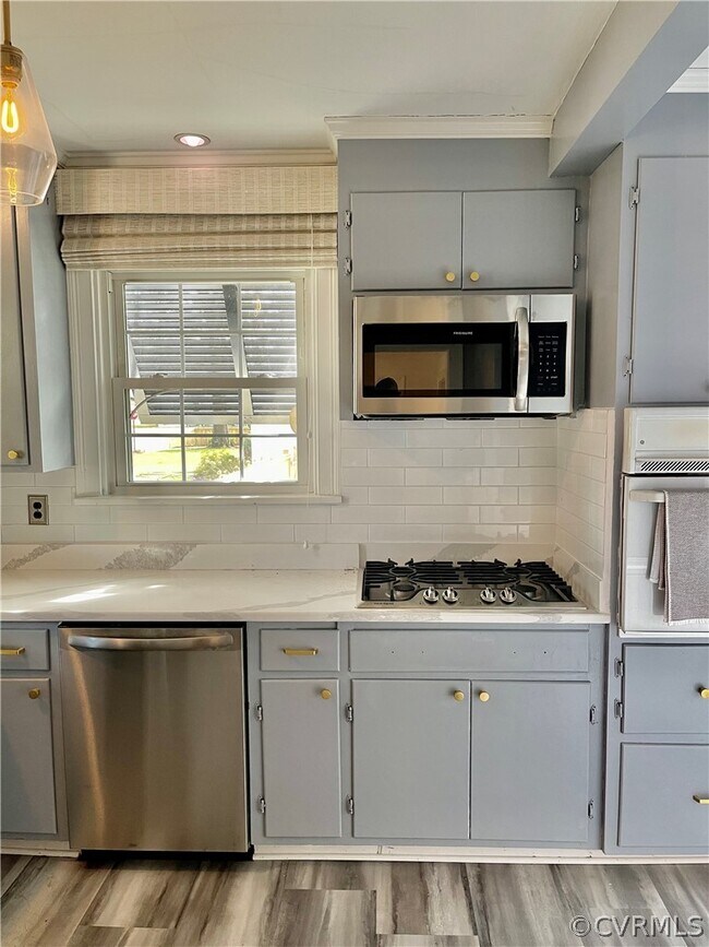 Foto del edificio - 5801 Christopher Ln