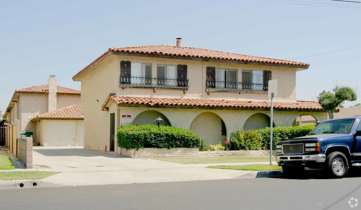 Foto principal - 9453 Ramona St