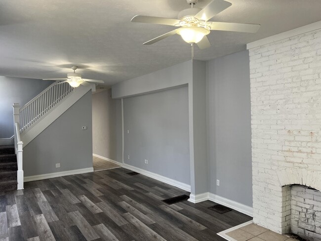 Foto del edificio - 2527 N College Ave