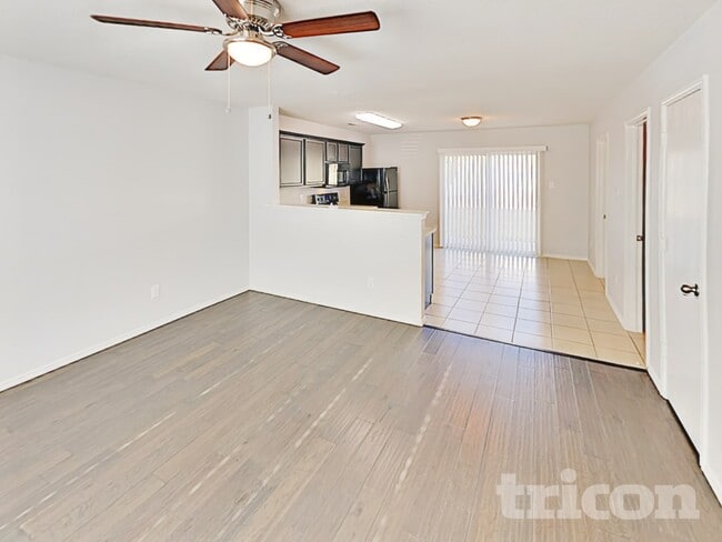 Foto del edificio - 3120 Middleview Rd
