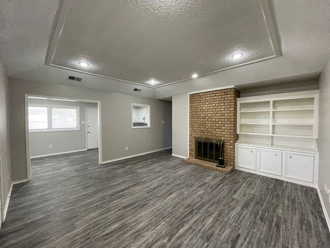 Building Photo - 9703 Ave X