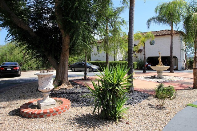 Foto del edificio - 22668 MacFarlane Dr