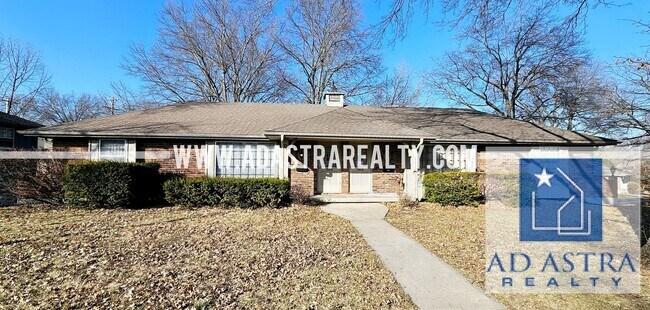 Foto del edificio - Spacious Duplex in Independence-Available ...