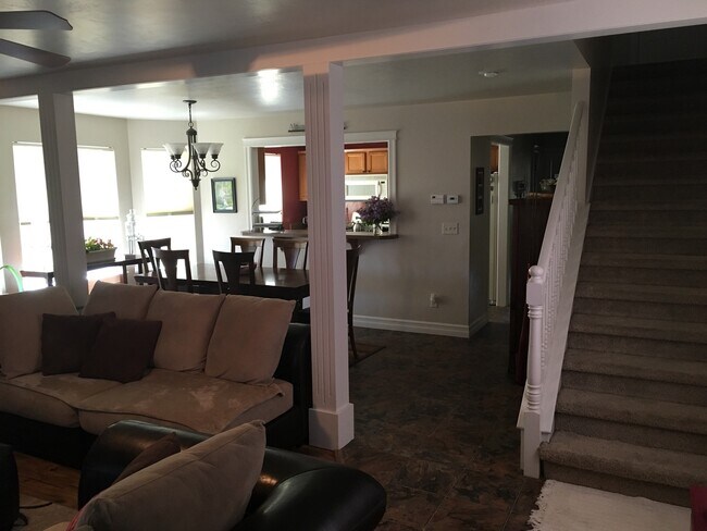 Foto del edificio - Cozy 3 bed 2 bath + bonus room in The Arbors