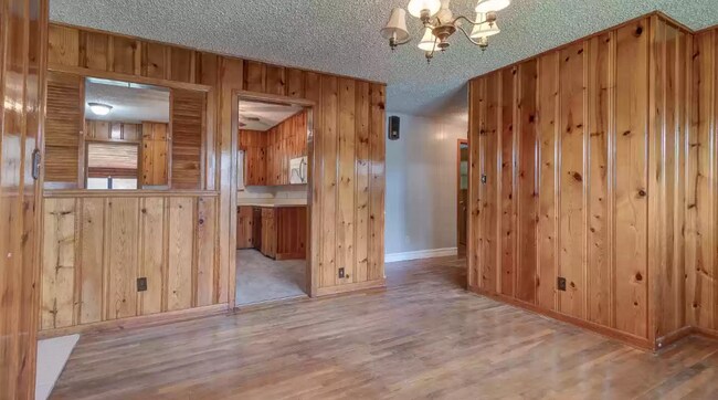 Foto del edificio - 1720 Dogwood Ln