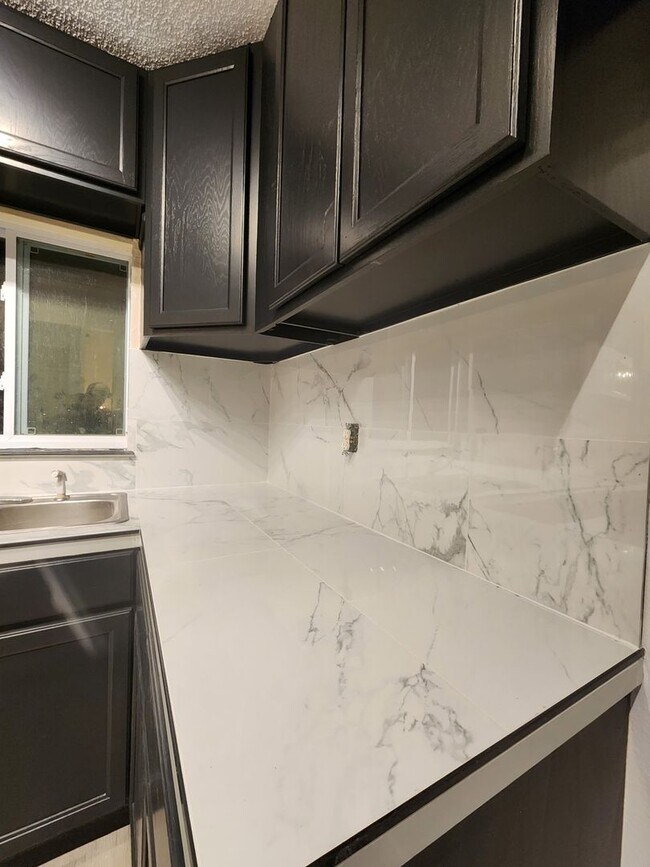 Foto del edificio - Rustic Hills Beauty- Remodeled 3 Bed, 2 Car