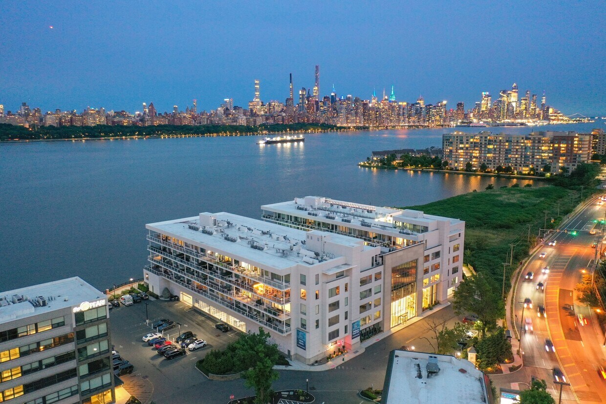 3 Somerset Ln Unit 608, Edgewater, NJ 07020 Condo for Rent in