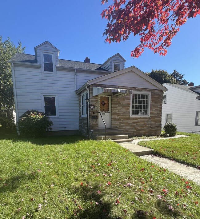 Building Photo - 148 Ellsinore St
