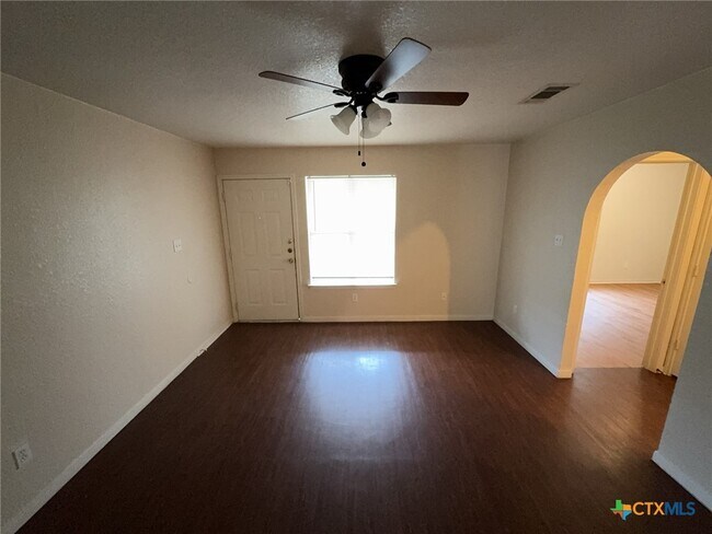 Building Photo - 1407 Dugger Cir