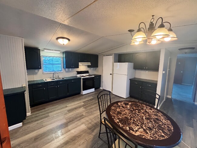 Foto del edificio - 428 Timber Ridge Ln