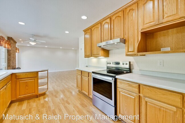 Building Photo - 4 br, 2.5 bath House - 743 Silver Pine Court