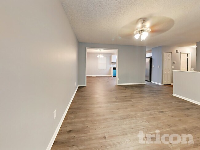 Foto del edificio - 111 Woodspur Rd