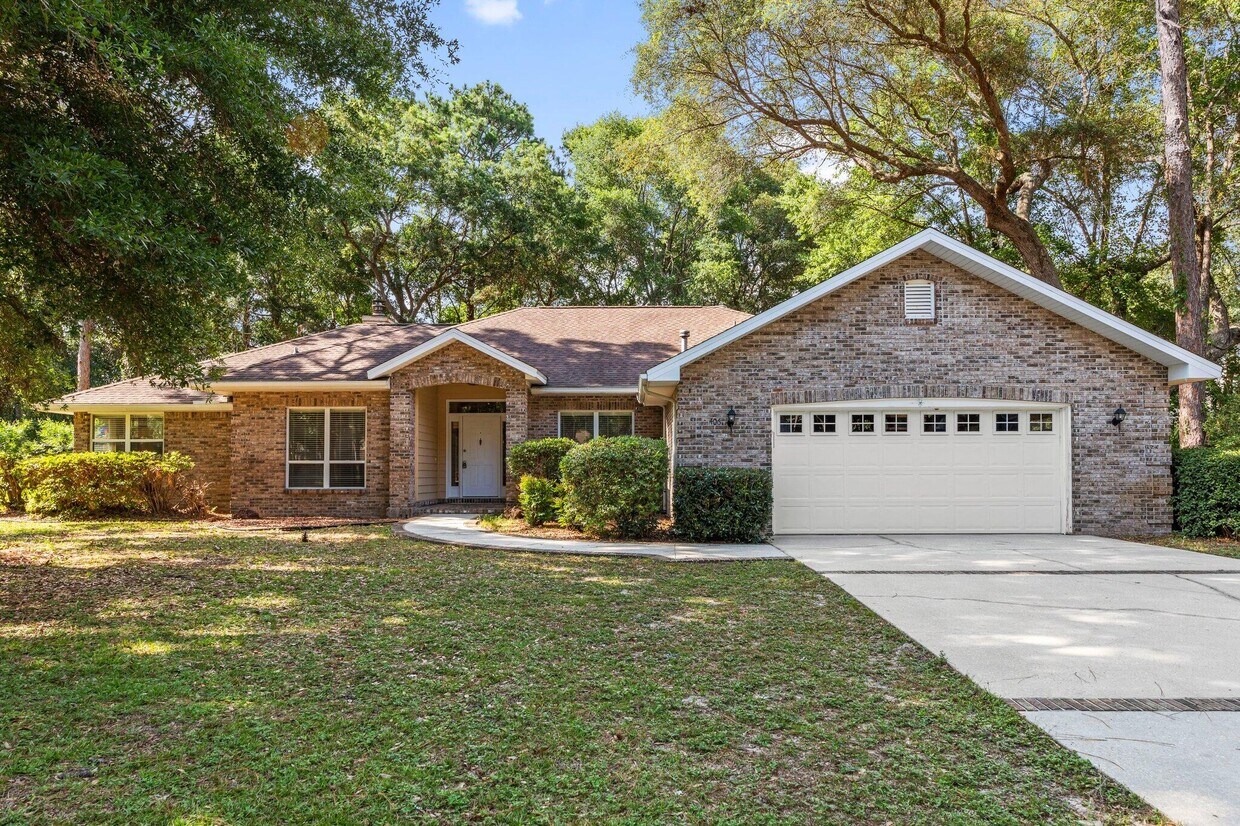 Primary Photo - 406 Bally Way