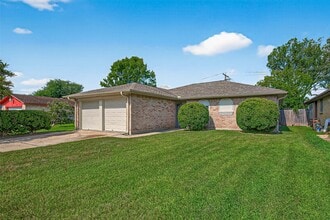 Building Photo - 5243 Wickview Ln