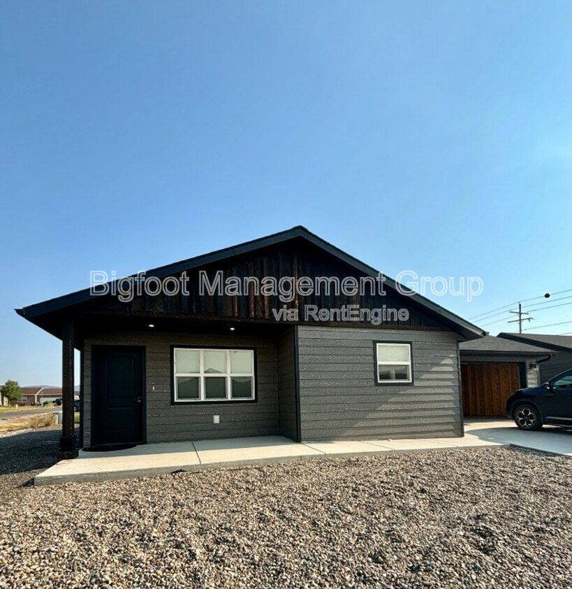 Foto principal - 7995 Avocet Dr