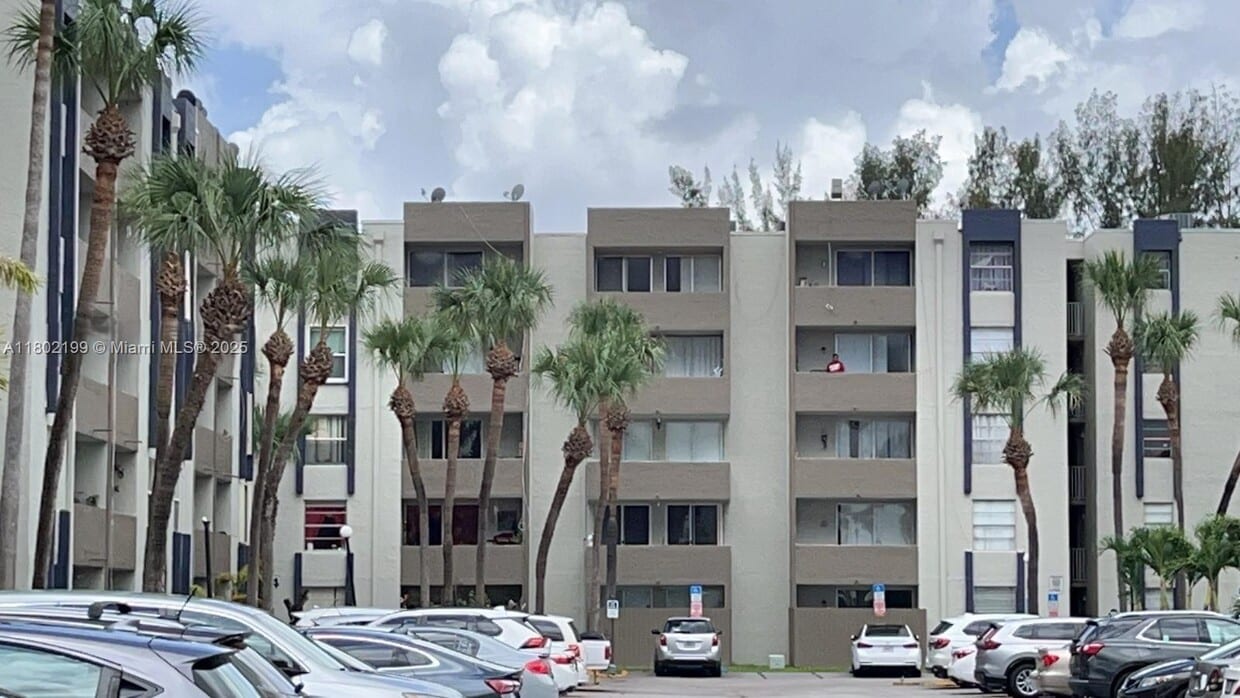 Primary Photo - 10000 NW 80th Ct