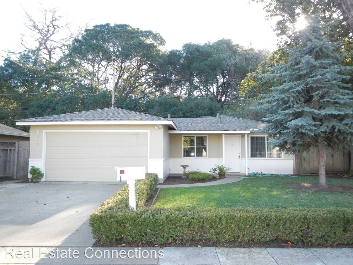 Primary Photo - 3 br, 2 bath House - 219 Arroyo Grande Way
