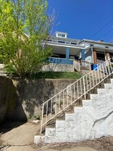 Building Photo - 405 Edgemont St